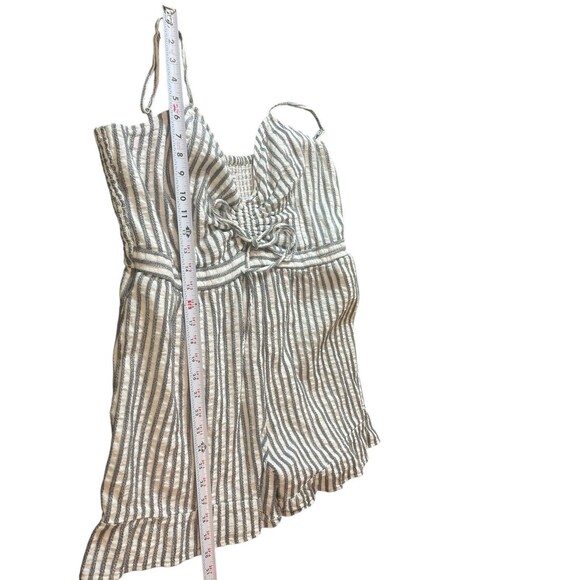 American Eagle Gray White Striped Rouched Bow Deep V-neck Textured Romper XL - Picture 8 of 15